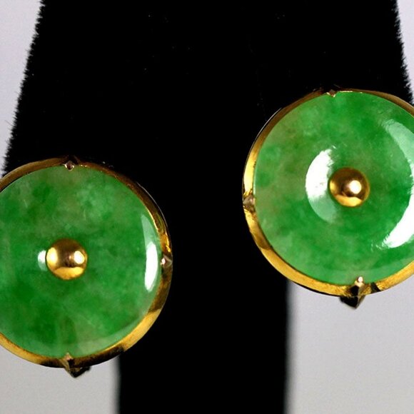 VINTAGE JADE GREEN 16MM 14K YELLOW GOLD DISC SCREW-ON EARRINGS - Picture 1 of 12